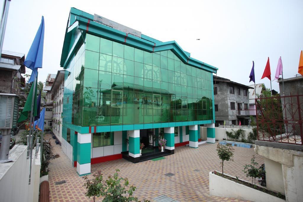 Hotel Ibni Kabeer Srīnagar Exterior foto